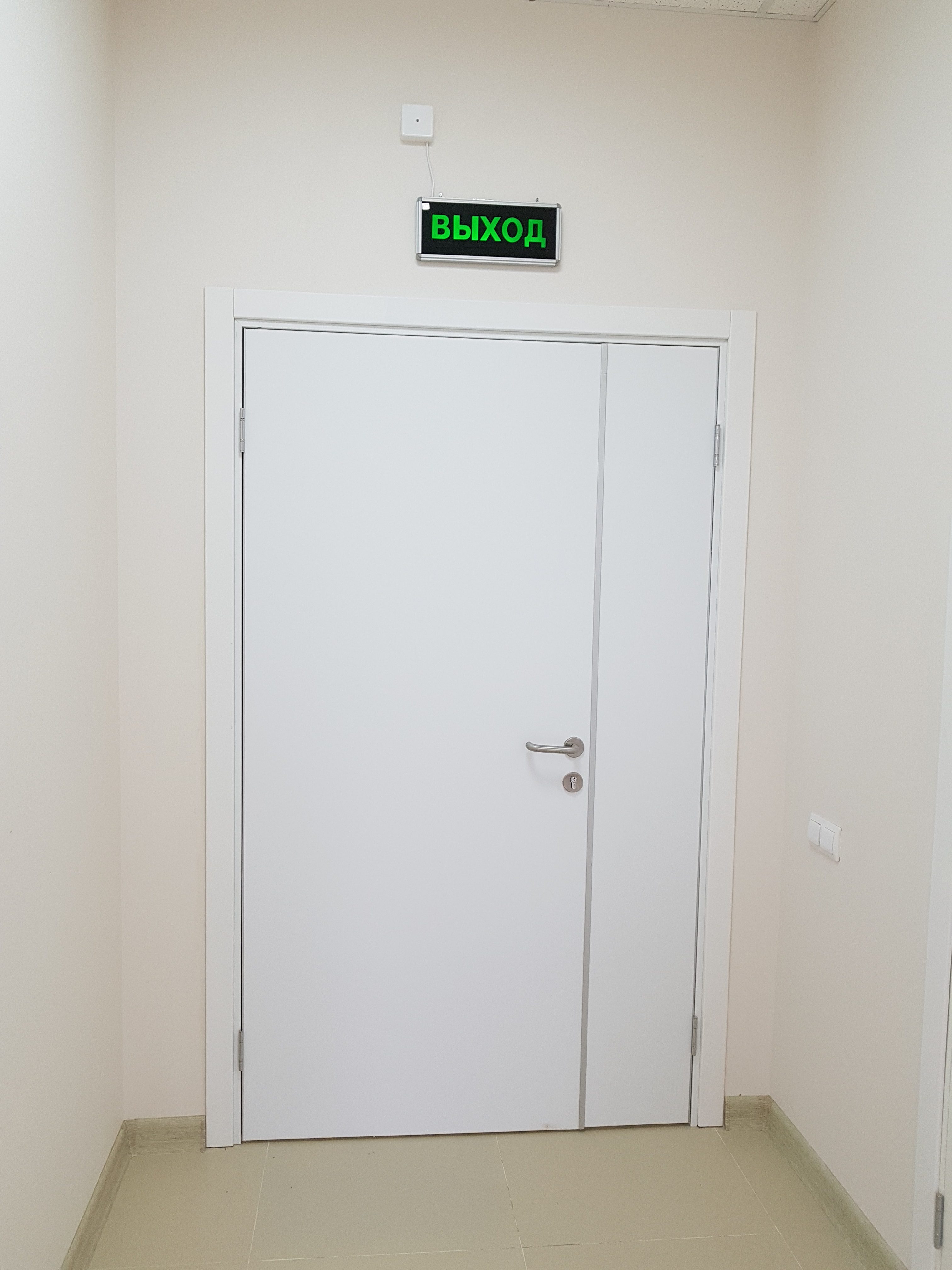 Двери для медицинских учреждений. Дверной блок медицинский глухой двупольный ддг2. Блок дверной ПВХ двупольный. Дверь ддг2 CPI. Двери медицинские SPI.